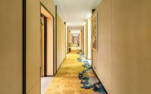 Via  Hotel