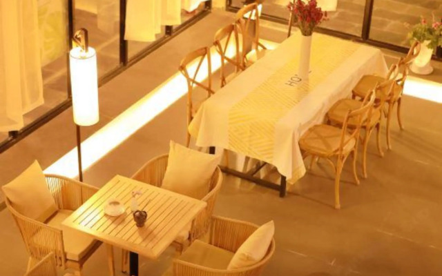 Shangri la moonlight International Hotel
