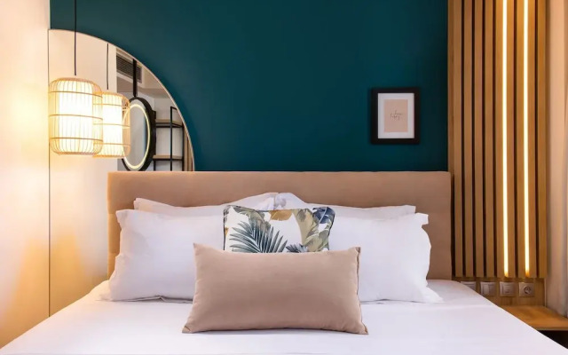 SKS Luxury Suites & Rooms