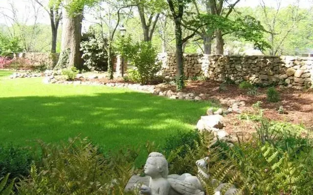 Madison Oaks Inn & Gardens