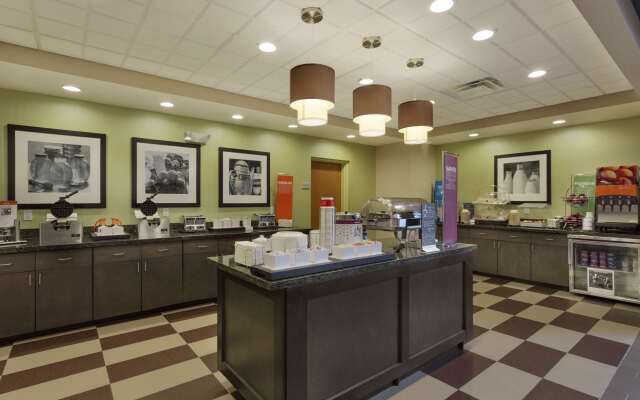 Hampton Inn & Suites Parkersburg Downtown
