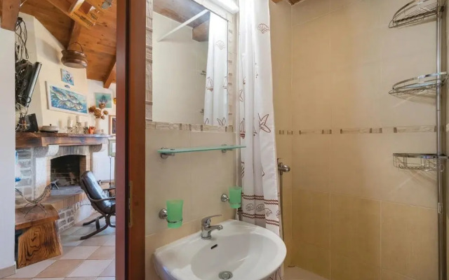 Beautiful Home in Postira With 3 Bedrooms and Outdoor Swimming Pool
