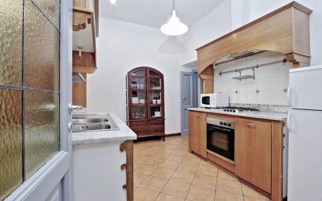 Spanish Steps Apartments