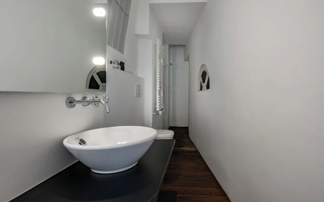Bagutta Suites
