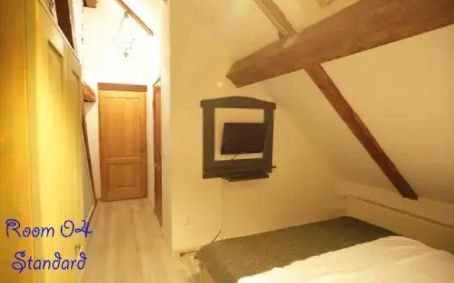 4 Rooms Piata Sfatului