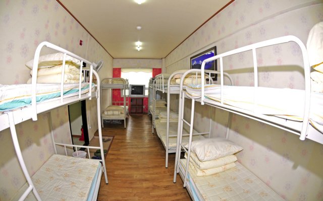 Hwaseong Guest House - Hostel