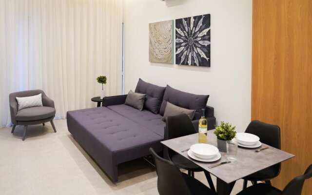Chrystal Blue Suites Studio Apartment SELENE