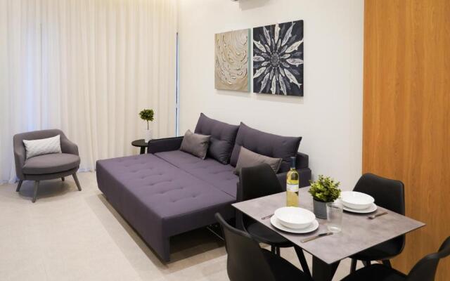 Chrystal Blue Suites Studio Apartment HERMIA