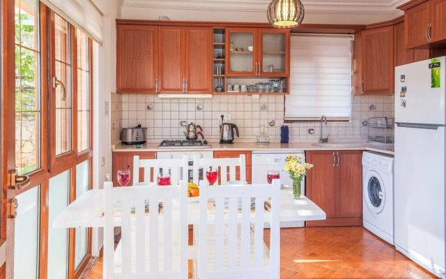 Villa Karsak by Akdenizvillam