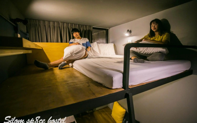 Silom SPACE Hostel
