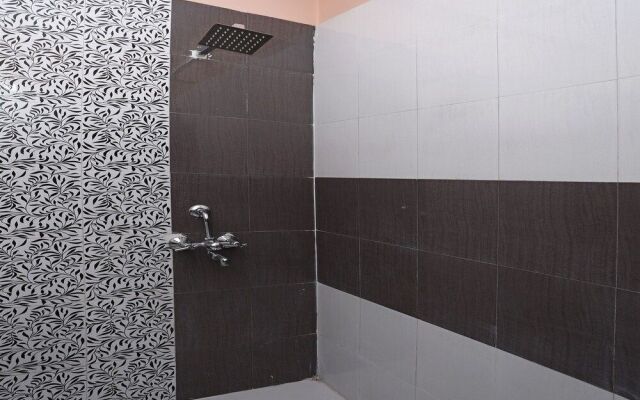 Collection O 12490 Hotel Paradise Plaza