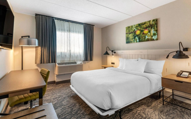 Fairfield by Marriott Inn & Suites Providence Airport Warwick