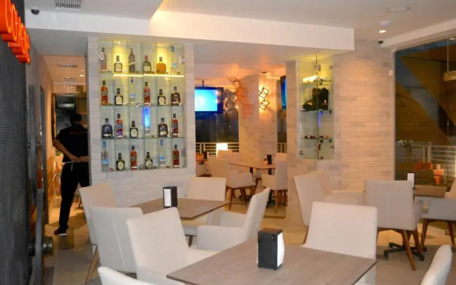 Ducassi Suites Beach Club & Spa ROOFTOP POOL