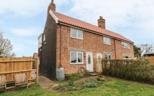 2 Hillside Cottages