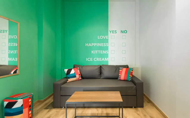 Colors Rooms & Apartments