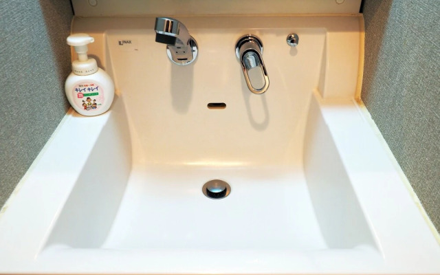 Yeah Room Zeus The Garden