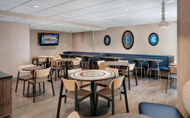 Fairfield Inn & Suites Chicago Downtown / Magnificent Mile