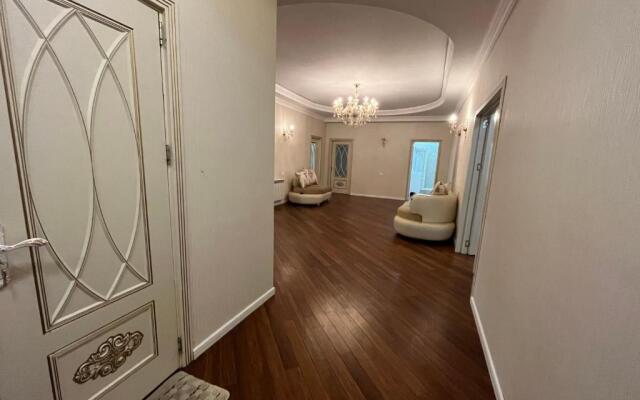 NİZAMİ STREET Center apartment