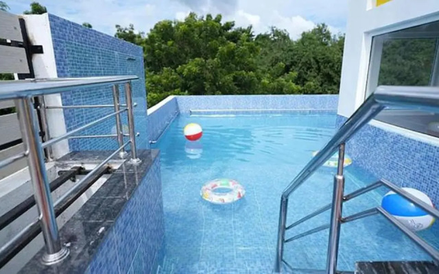 FabExpress French Villa
