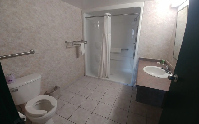 Howard Johnson Express Inn Windsor