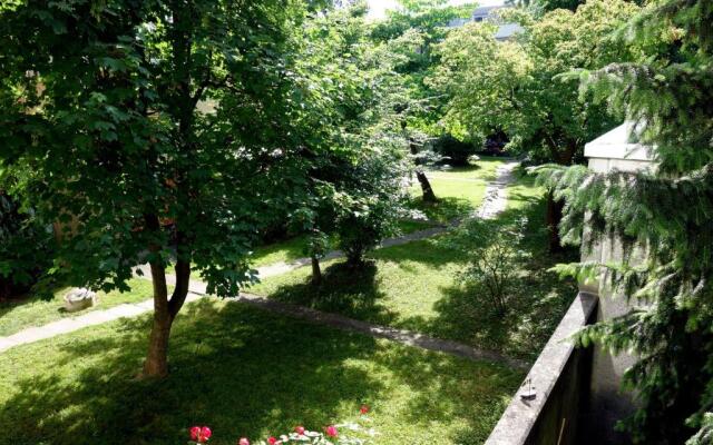 Exclusive Central Apartment