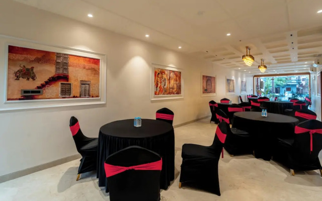 Aceotel Select Sarvagya Nipania -  A Luxury Boutique Hotel