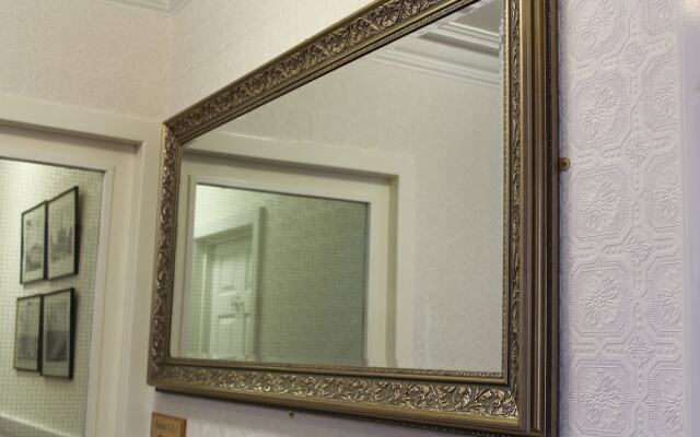 Ashley Hotel