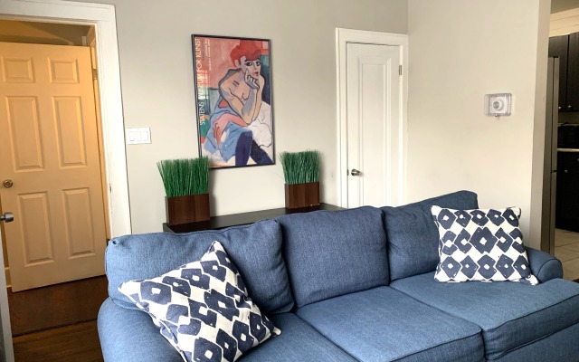 Great 6 Bedroom Peaceful Family Retreat in the University District