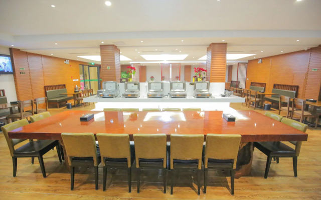 New Knight Royal Hotel Airport and International Resort