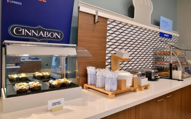 Holiday Inn Express & Suites Alachua - Gainesville Area by IHG