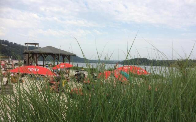 FRANKES LODGE Apartment mit Garten und Pool