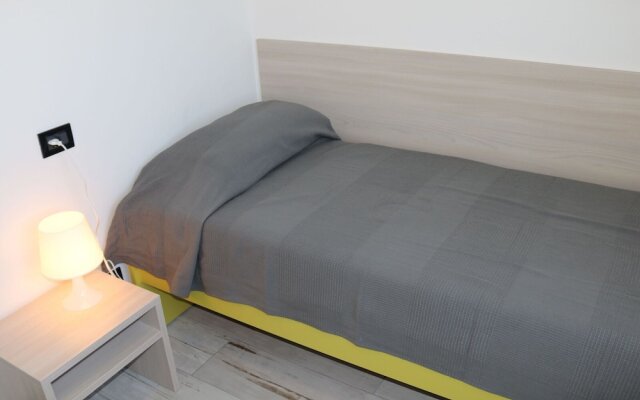 Holiday Apartment near Lake, Shared Swimming Pool