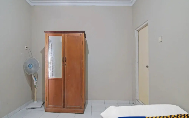 SPOT ON 91958 Flamboyan 25 Homestay Syariah