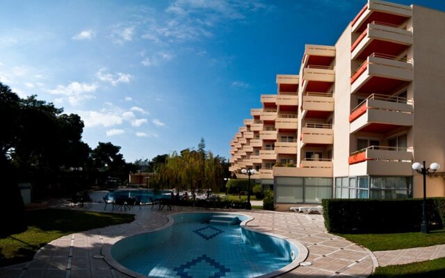 Oasis Hotel Apartments
