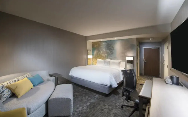 Courtyard Atlanta Alpharetta/Avalon Area