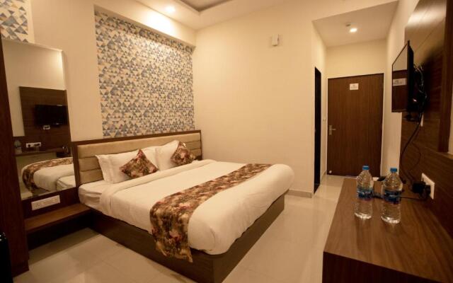 Hotel Bhairav Bagh with Swimming Pool
