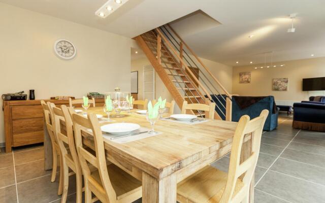 Luxurious Holiday Home in Glabbeek with Garden