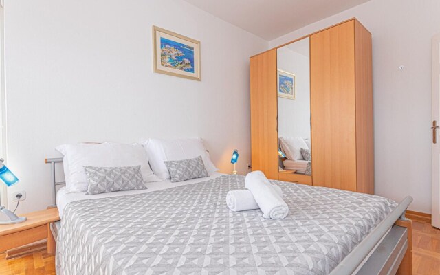 Beautiful Apartment in Primosten With Wifi and 1 Bedrooms