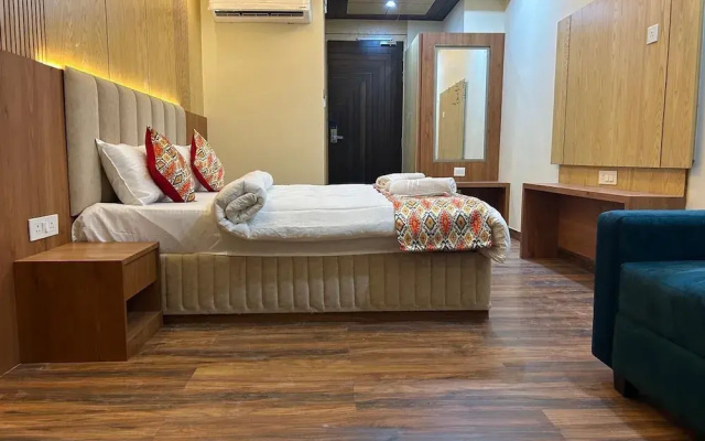 Frosty Fern Hotel & Resort