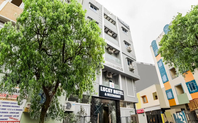 OYO 62329 Lucky Hotels