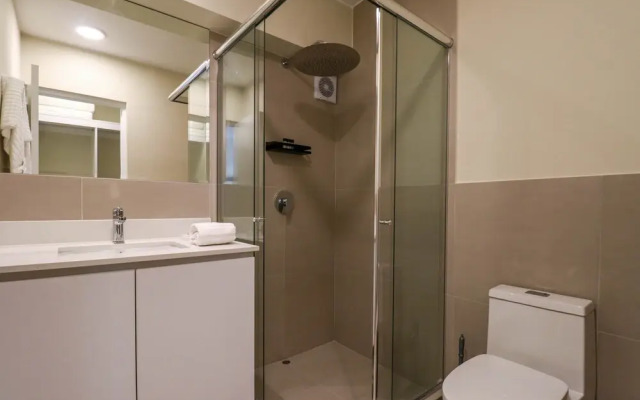 w Comfy 2BR w Modern Balcony Near Kennedy Park