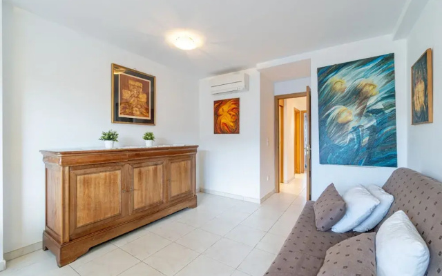 Apartment in Empuriabrava Near Sandy Beach