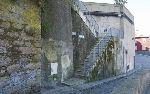 Porto View by Patio 25