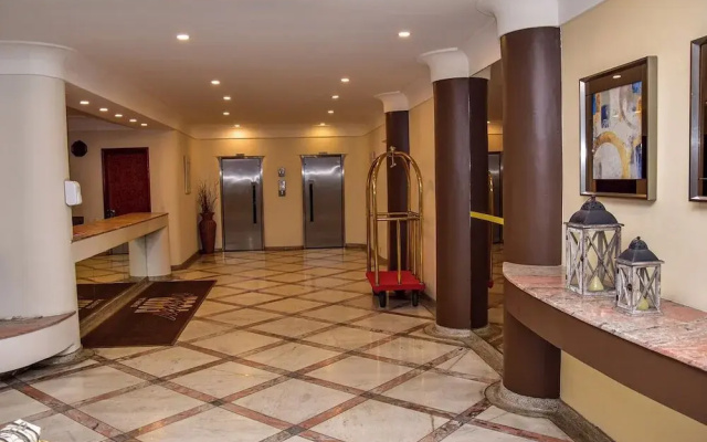 Flat com Piscina e Lazer na Praia de Pitangueiras
