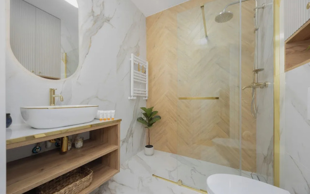 Elegant Studio for 4 by Renters