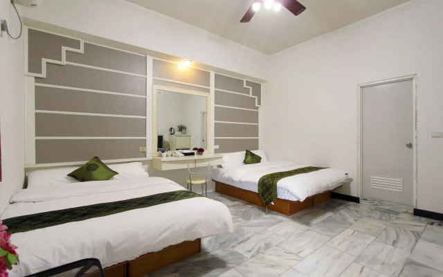 Tau Tau Chu Hotel
