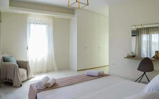 Infinity Pool Villa With Sea Views Near Rethymno City & Beach and Shaded BBQ