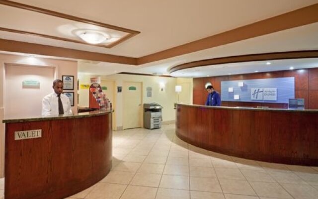 Hotel Faubourg Montreal - ex Holiday Inn Express Hotel & Suites Centr