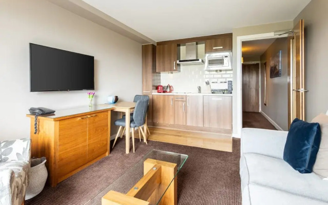Host Stay Bowscale Suite