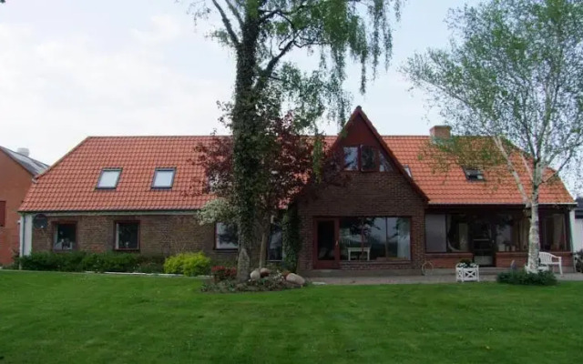 Sønderbygaard Bed & Breakfast